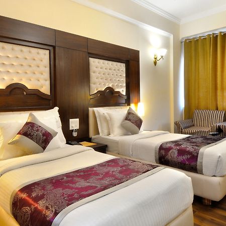Hotel Solitaire Chandigarh - 10 Mins From Railway Station Экстерьер фото