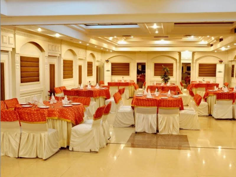 Hotel Solitaire Chandigarh - 10 Mins From Railway Station Экстерьер фото