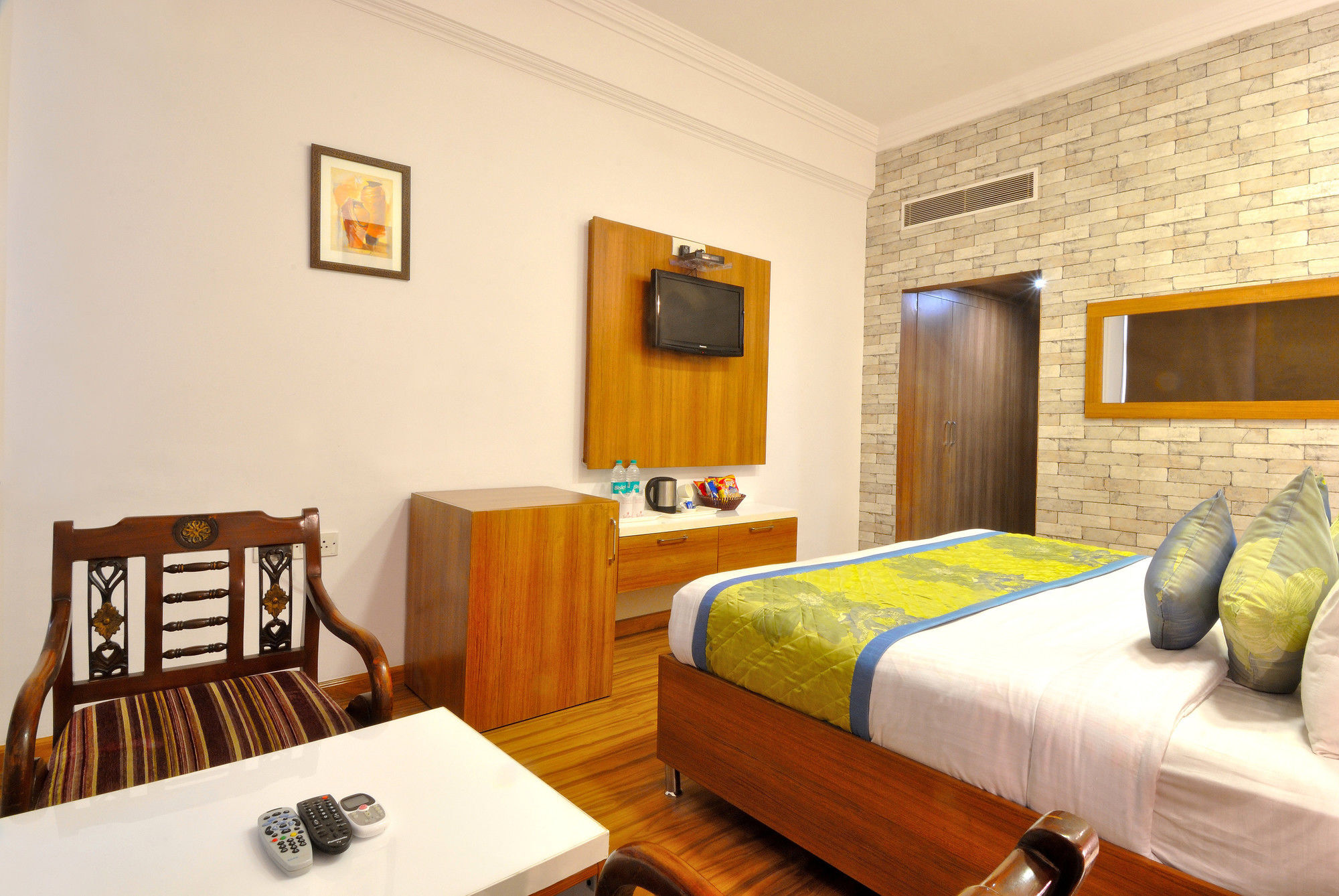 Hotel Solitaire Chandigarh - 10 Mins From Railway Station Экстерьер фото
