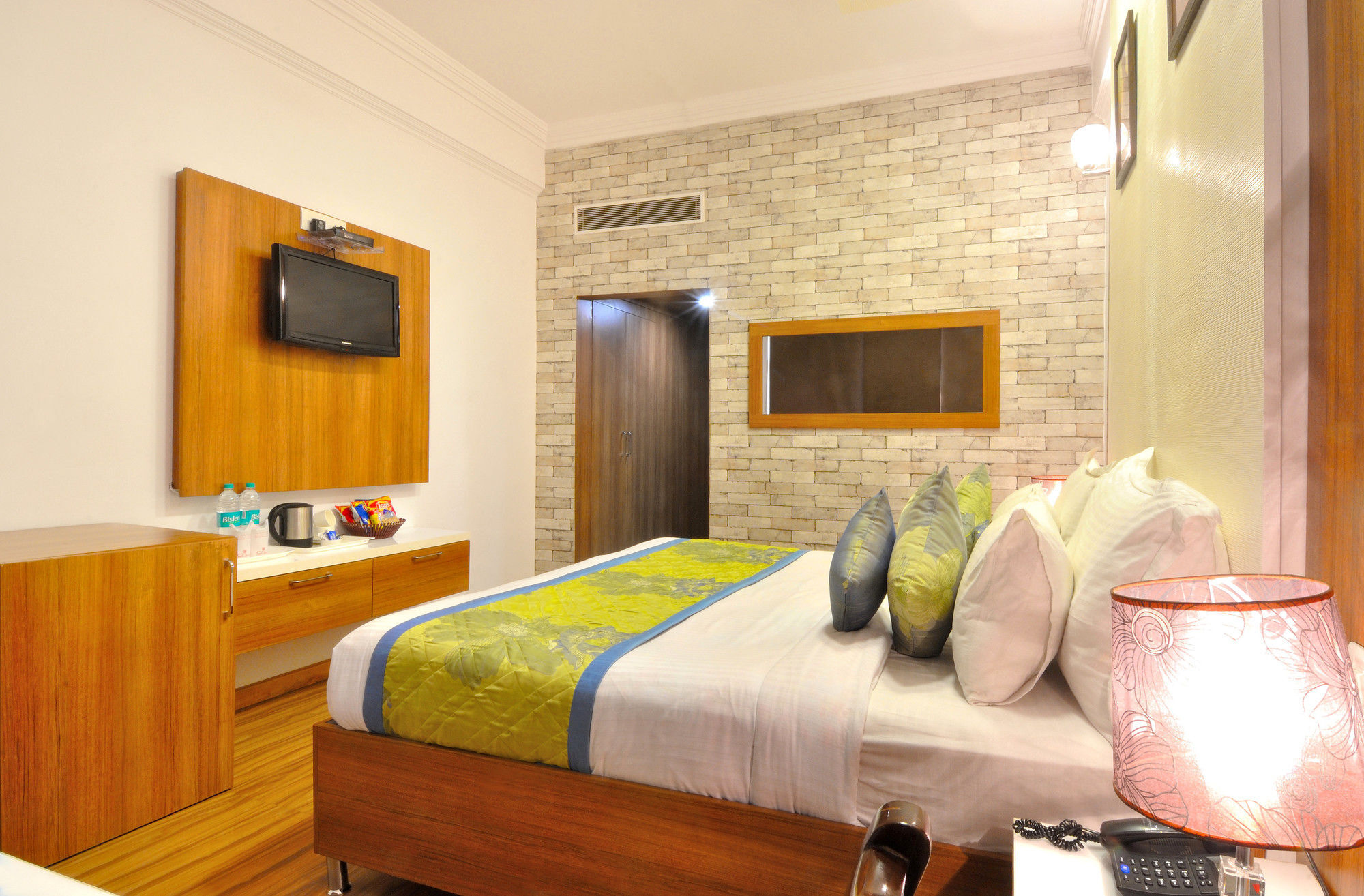 Hotel Solitaire Chandigarh - 10 Mins From Railway Station Экстерьер фото