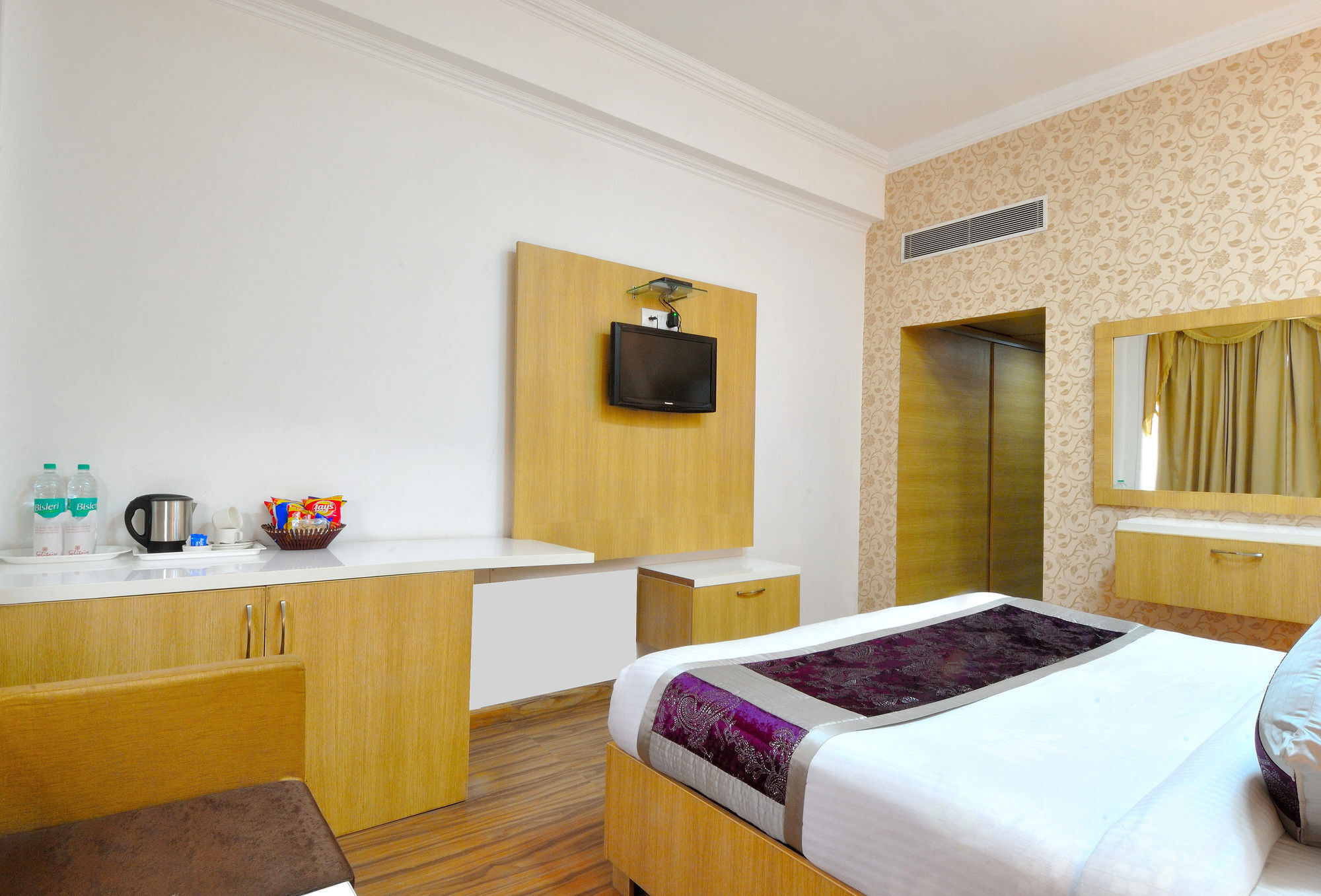 Hotel Solitaire Chandigarh - 10 Mins From Railway Station Экстерьер фото