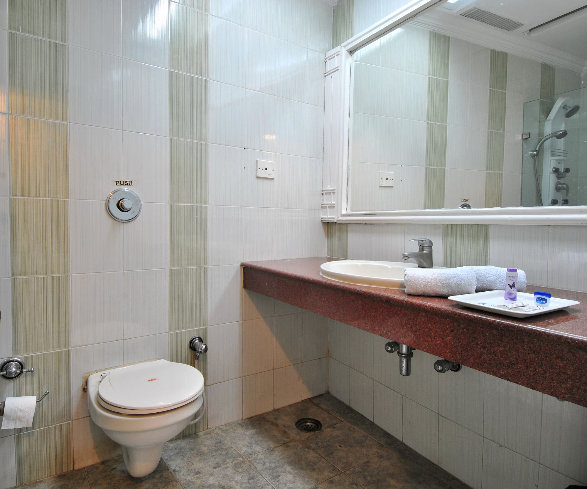 Hotel Solitaire Chandigarh - 10 Mins From Railway Station Экстерьер фото
